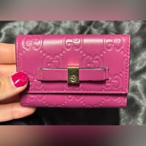 Gucci pink key holder